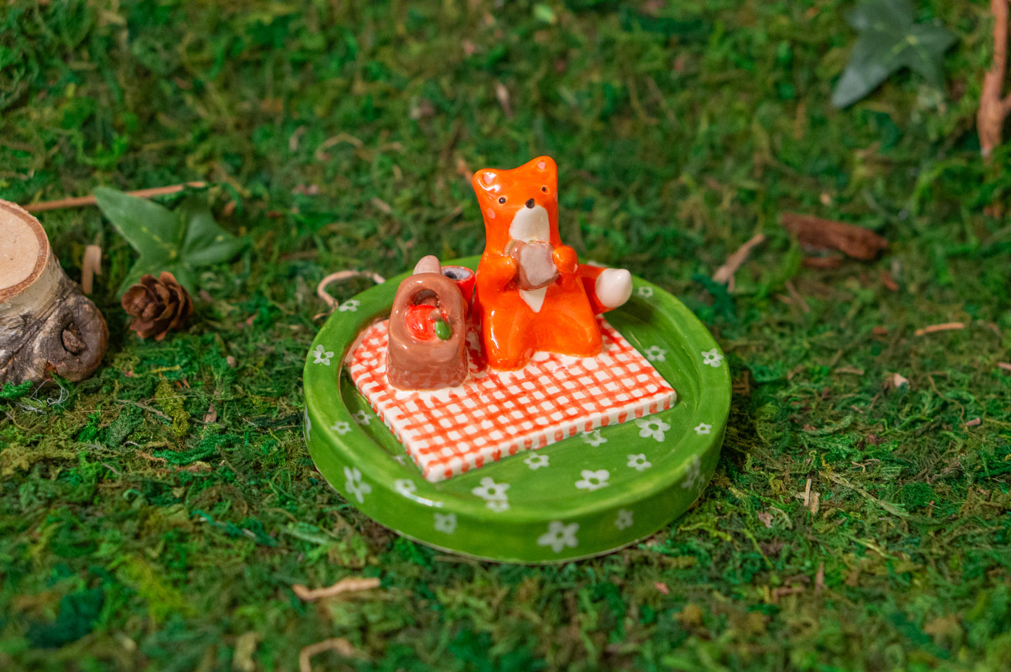 Fox Picnic Dish
