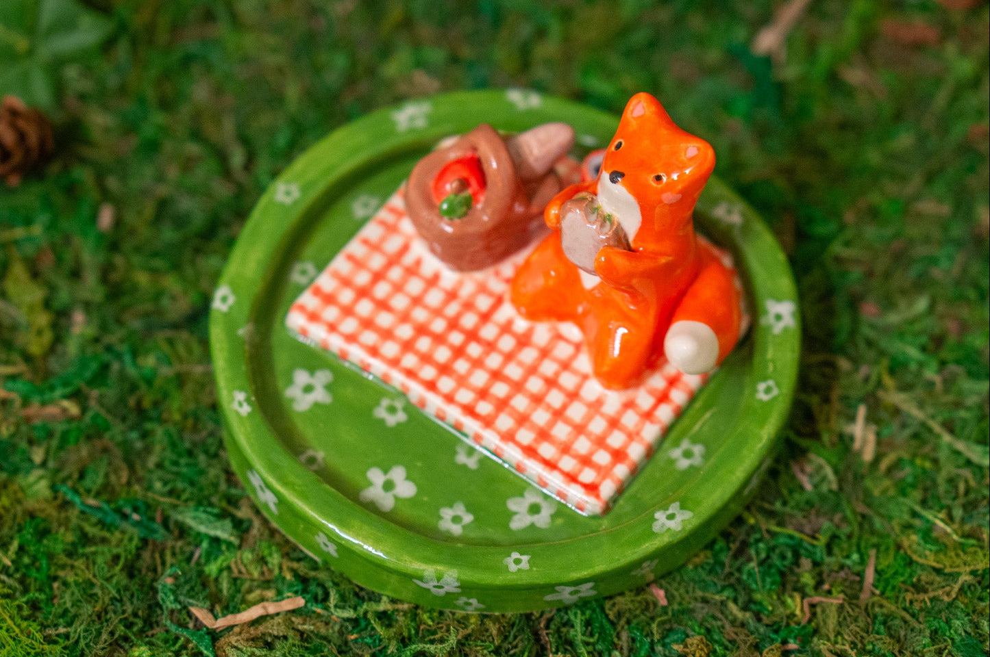 Fox Picnic Dish