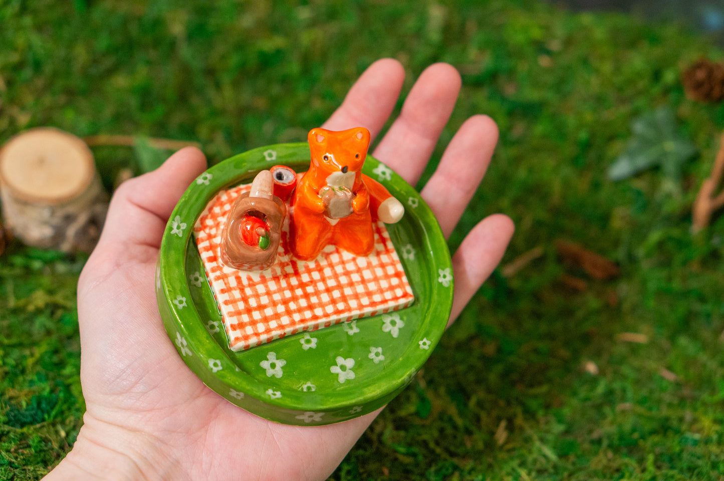 Fox Picnic Dish