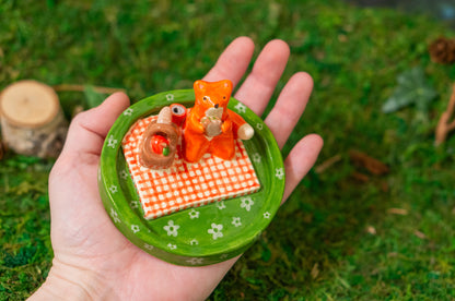 Fox Picnic Dish