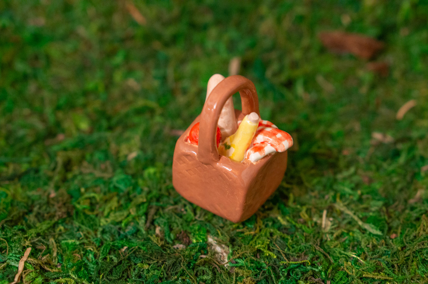 Tiny Picnic Basket (A)