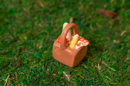 Tiny Picnic Basket (A)